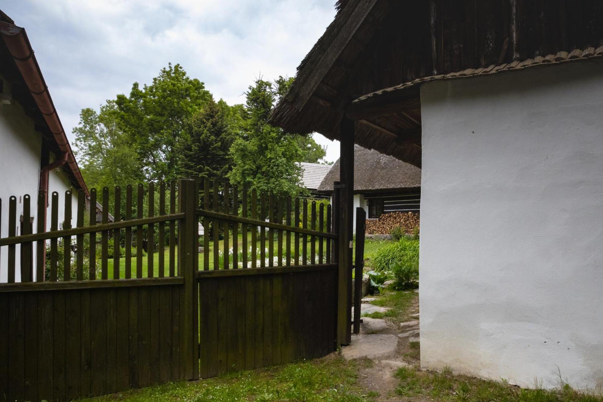 Zlate Slunce, 150m2, Az 12 Osob * Petrovice (Benesov)