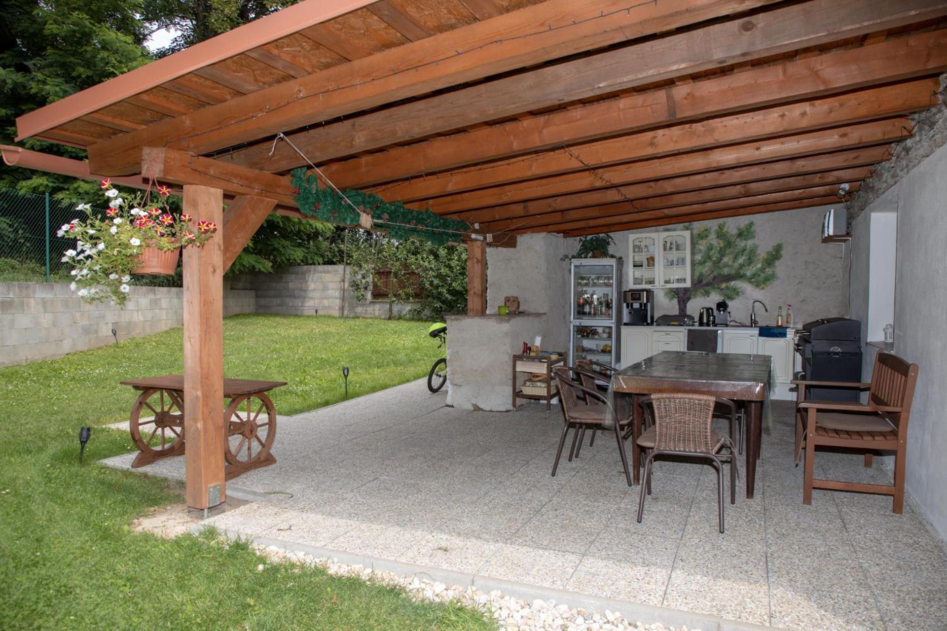 Apartment Zlate Slunce, 150m2, Az 12 Osob Petrovice (Benesov)
